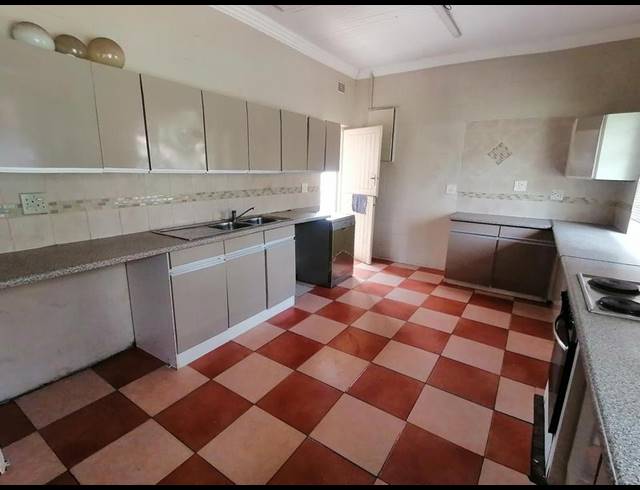 3 BEDROOM PROPERTY TO RENT IN BRENTHURST